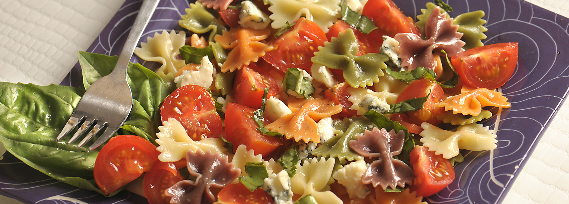 Wacky Mac® FiveIngredient Tomato and Basil Salad
